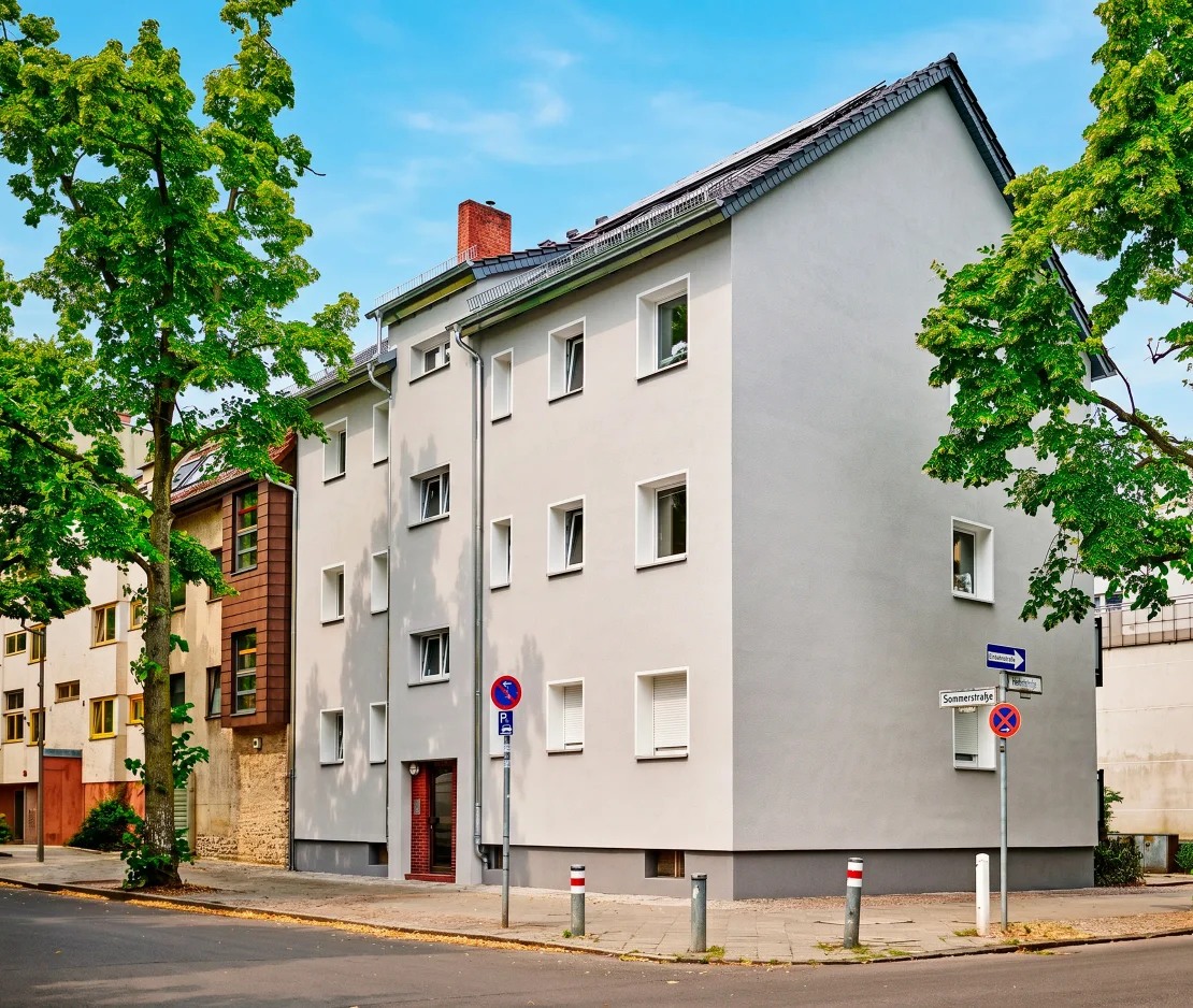 Malerbetrieb Kluge Referenz Sommerstraße 43 - Fassade Sanierung und Anstrich
