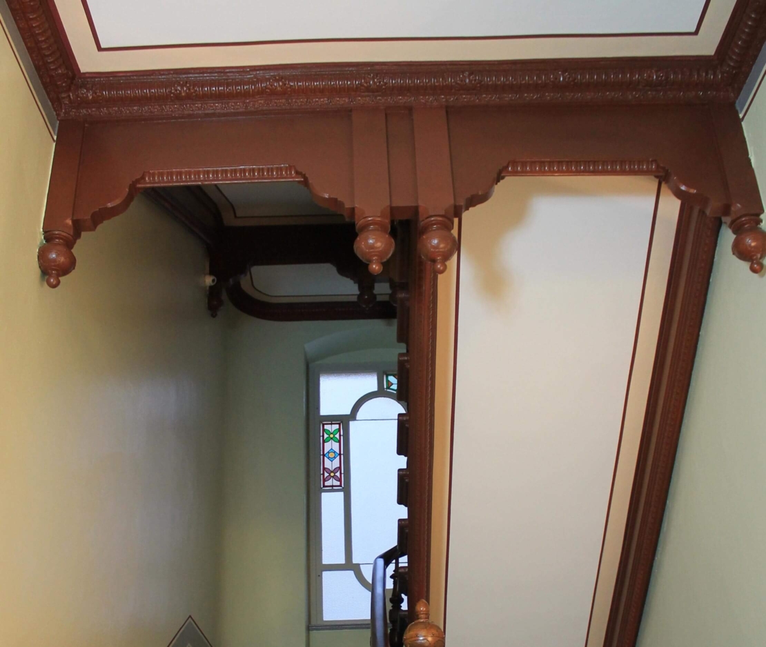 Malerbetrieb Kluge Renovieren nach Denkmalschutz Gewerbekunden Referenz Eisenacher Straße - Treppenhaus